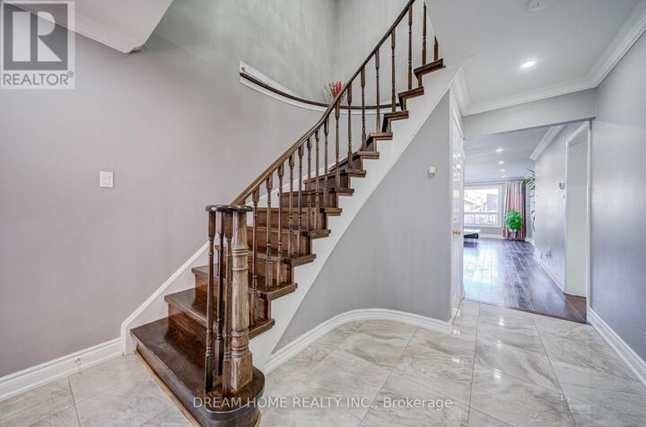 Property Photo: 100 Douglas Haig Drive ON L3S 1Z4