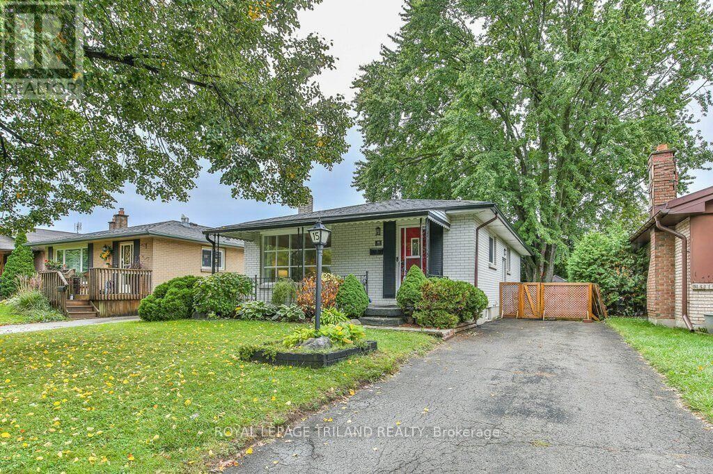 Property Photo:  15 Talavera Crescent  ON N5V 1K7 