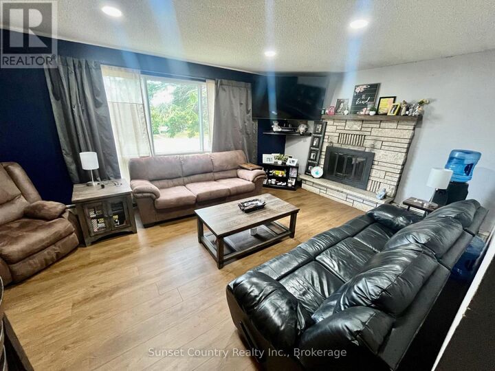Property Photo:  182 Wilde Street  ON P8N 1N9 