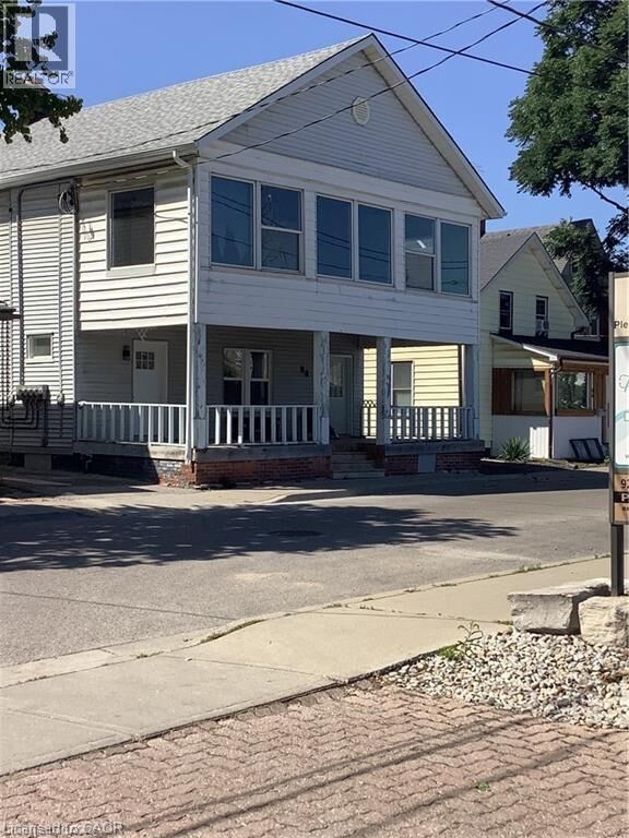 Property Photo: 90 Kent Street South 4 ON N3Y 2X9