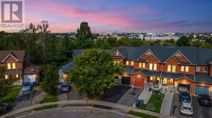 Property Photo:  44 Monaco Court  ON L7A 1X4 