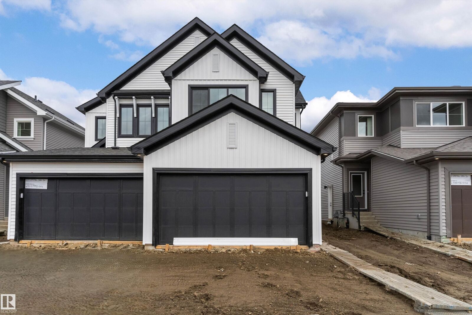 Property Photo:  1052 Cristall Crescent SW  AB T6W 5S6 