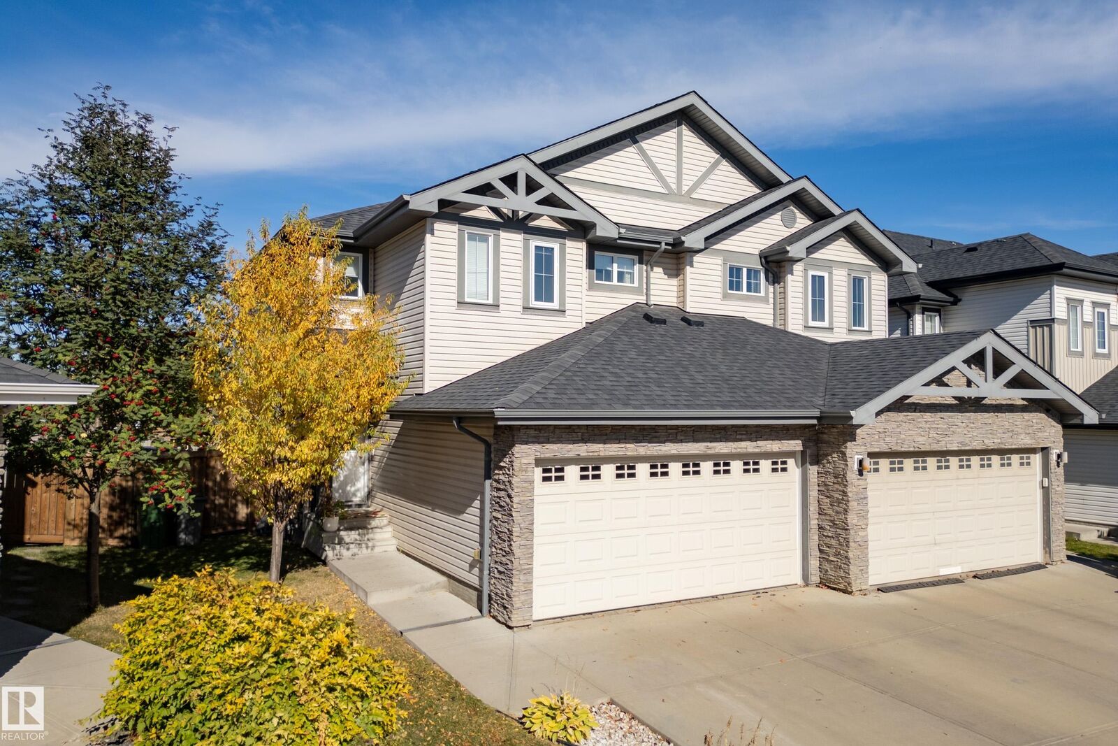 Property Photo:  6520 59 Avenue  AB T4X 2A5 
