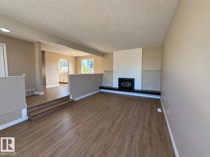 Property Photo:  10439 36A Ave NW  AB T6J 2H7 