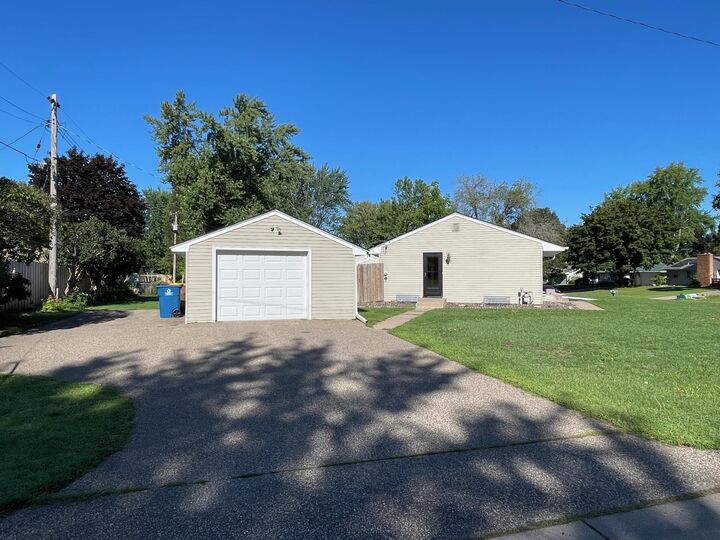 Property Photo:  2360 Spruce Place  MN 55110 