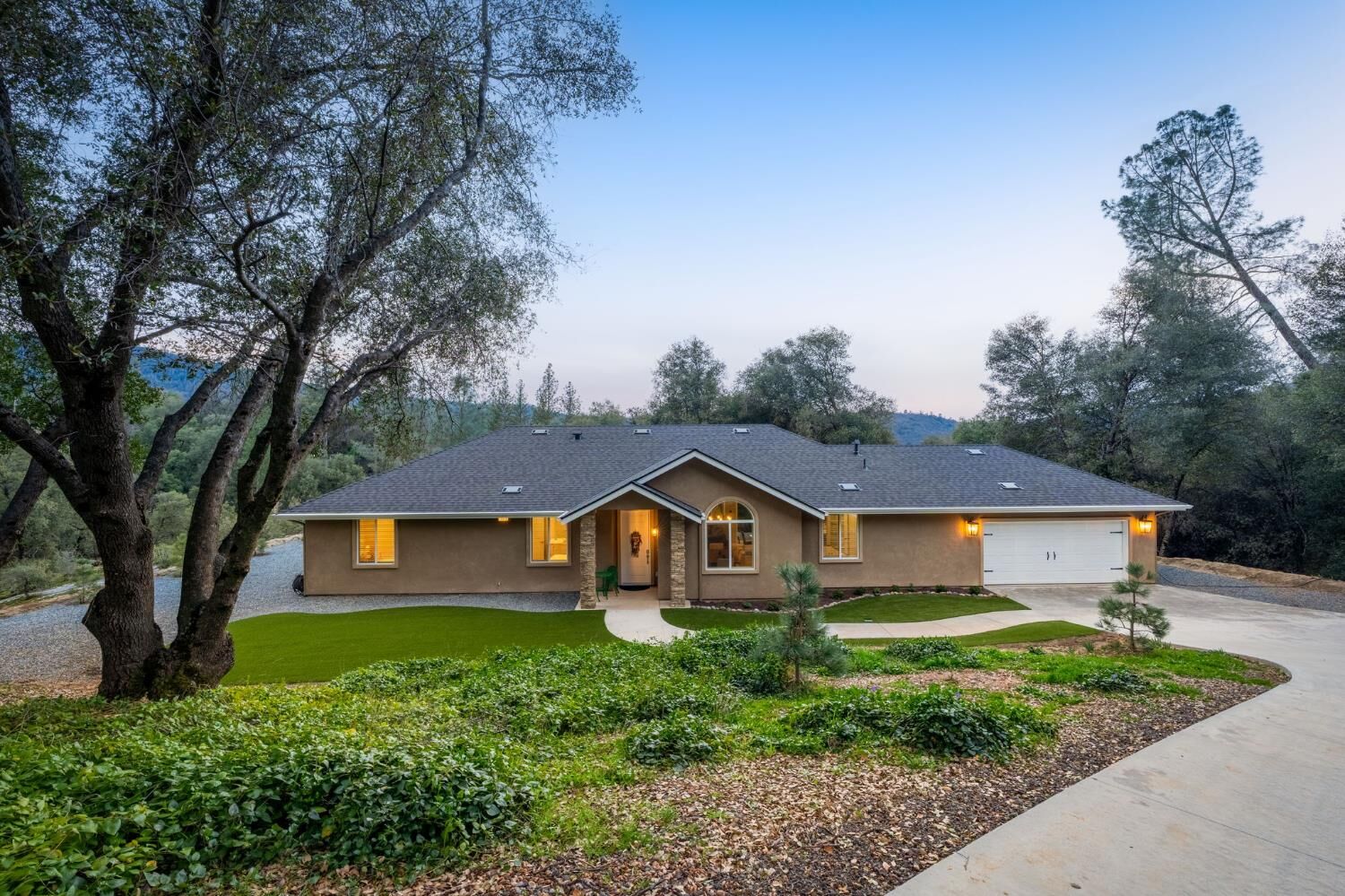 Property Photo: 38614 Bon Veu Circle CA 93644