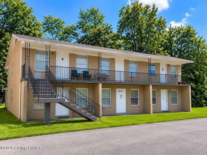 Property Photo:  3424 Shagbark Rd  KY 40216 