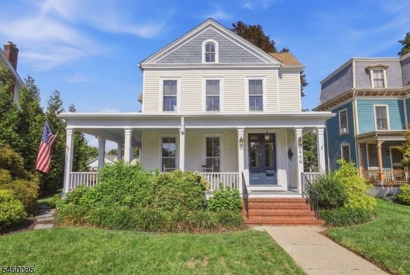 Property Photo:  406 W Moore St  NJ 07840 