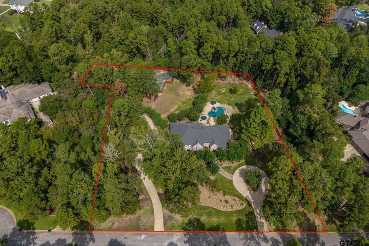 Property Photo: 516 Contenders Way TX 75703