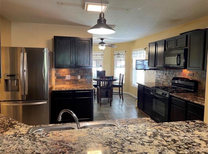 Property Photo:  13918 Marners Court  TX 77014 