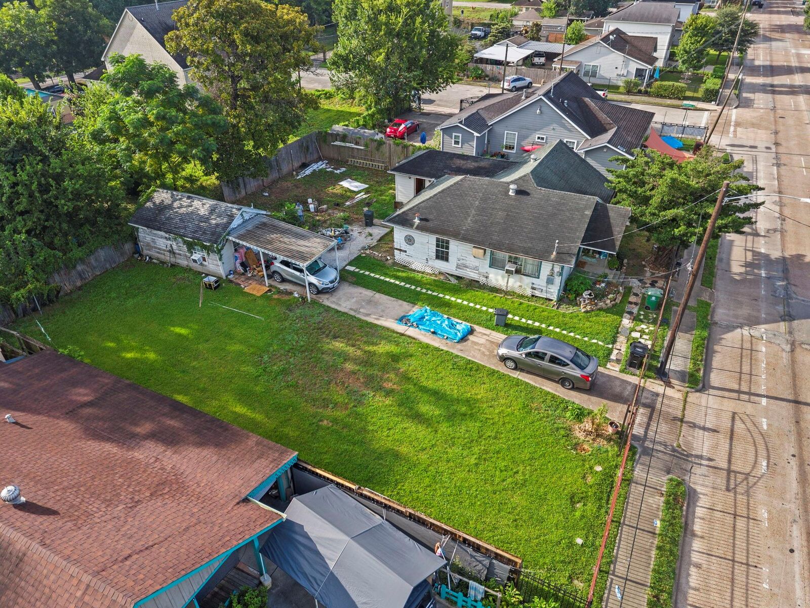 Property Photo: 5604 Elysian Street TX 77009
