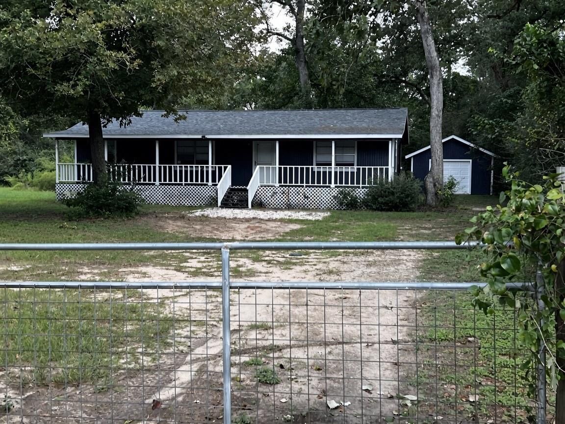 Property Photo:  184 Hall Drive S  TX 77316 