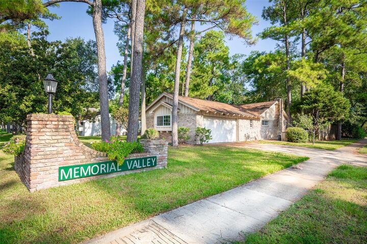 Property Photo:  10902 Saint Marys Lane  TX 77079 