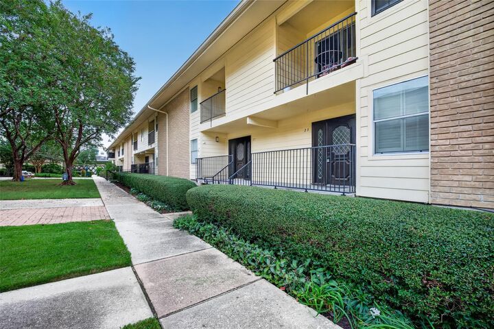 Property Photo:  3131 Cummins Street 23  TX 77027 