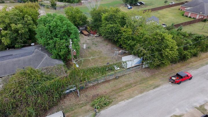 Property Photo: 303 Sachnik Drive TX 77502