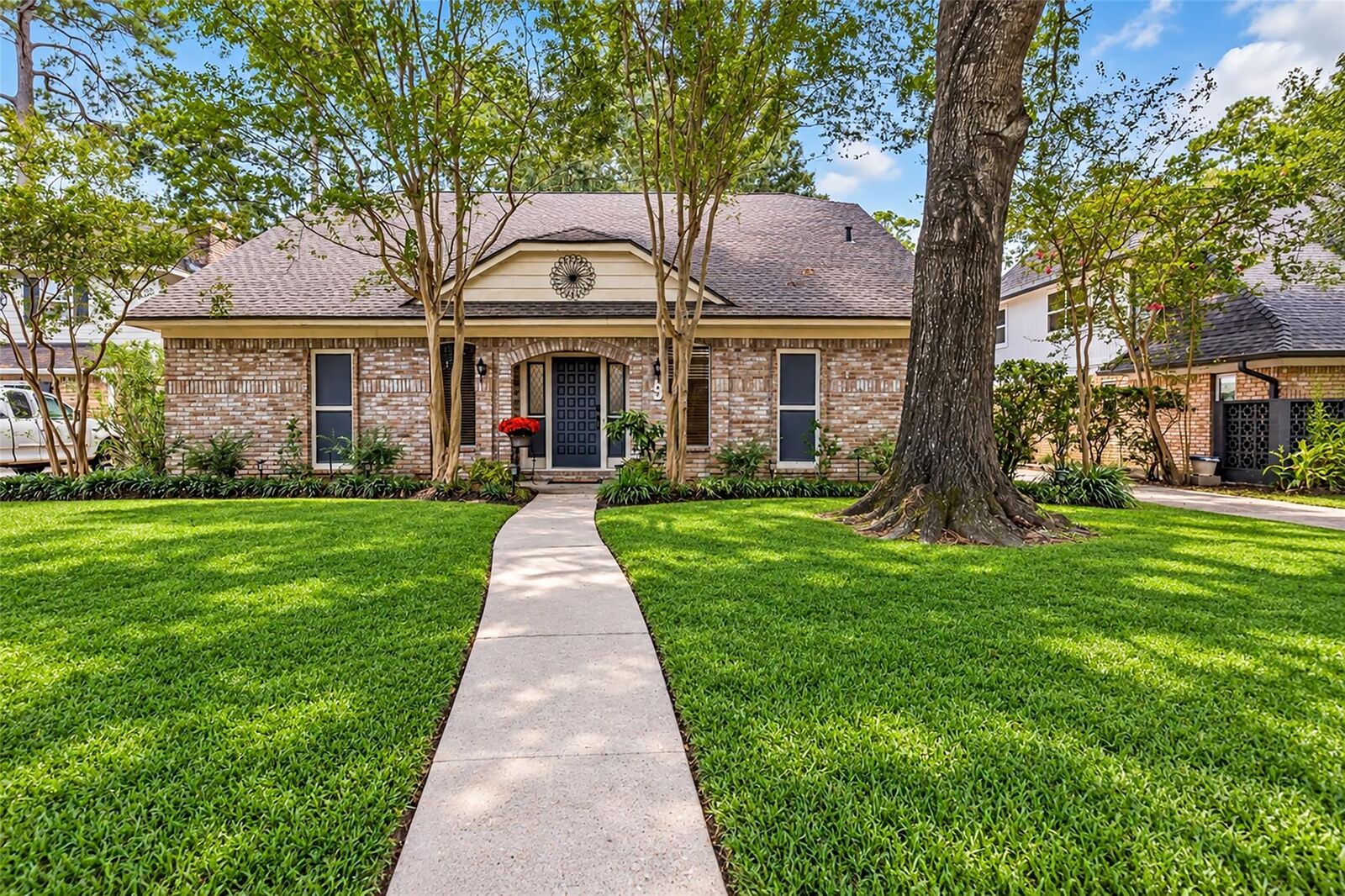 Property Photo: 9 Devonshire Drive TX 77304