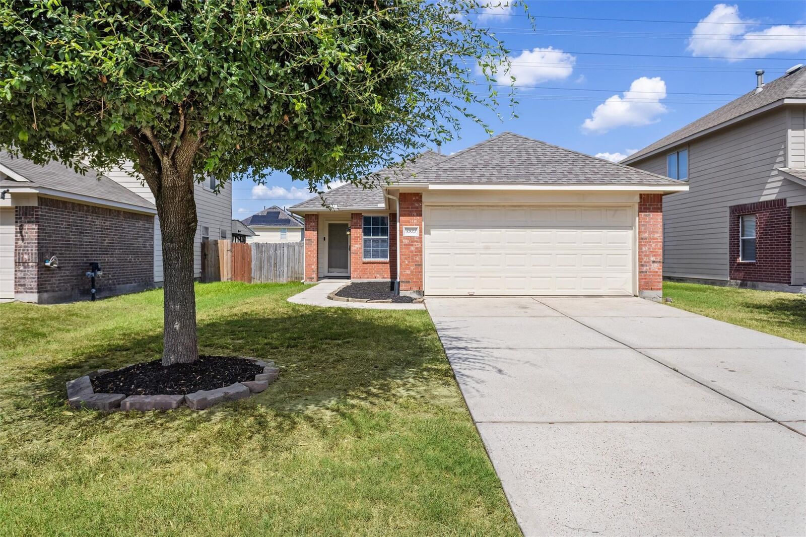 Property Photo: 8923 Aurora Park Lane TX 77338