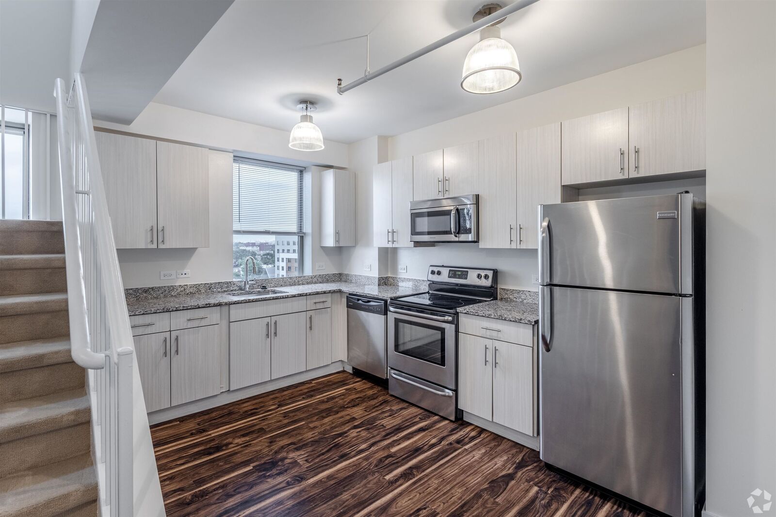 Property Photo:  20 Beacon Way T-1001  NJ 07304 