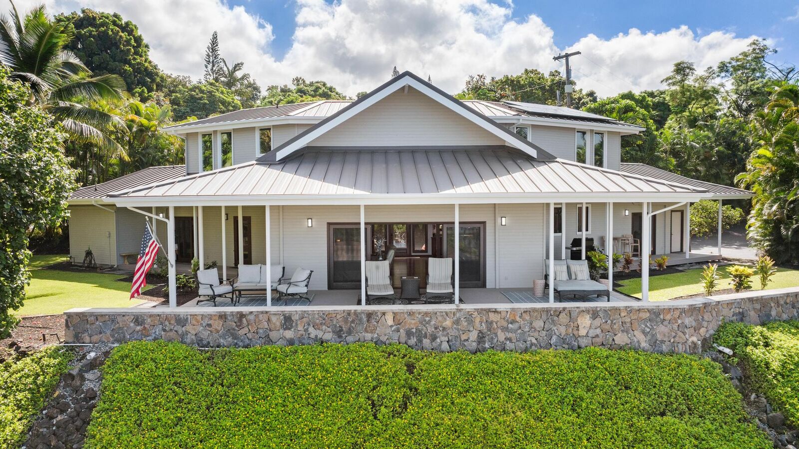 Property Photo: 75-676 Kuahiwi Pl HI 96740