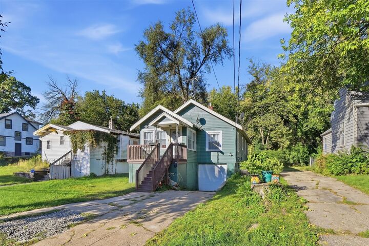 Property Photo:  926 28th Street  IA 50312 