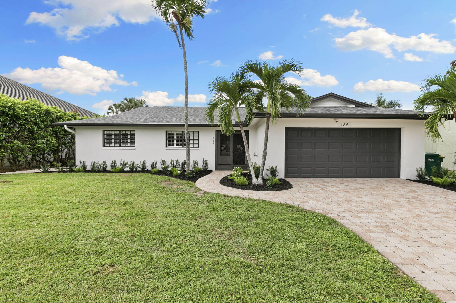 Property Photo: 186 Beachcomber Street FL 34145