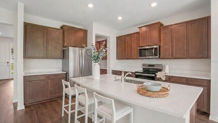 Property Photo:  11207 Duckling Way  FL 34613 