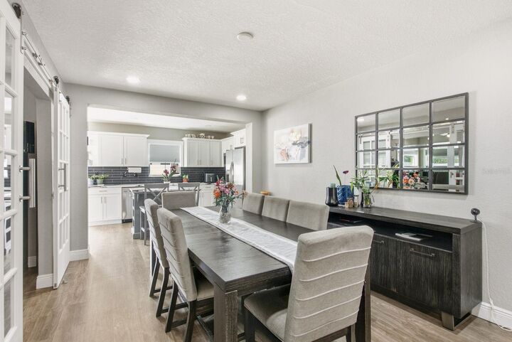 Property Photo: 3926 W Cass Street FL 33609