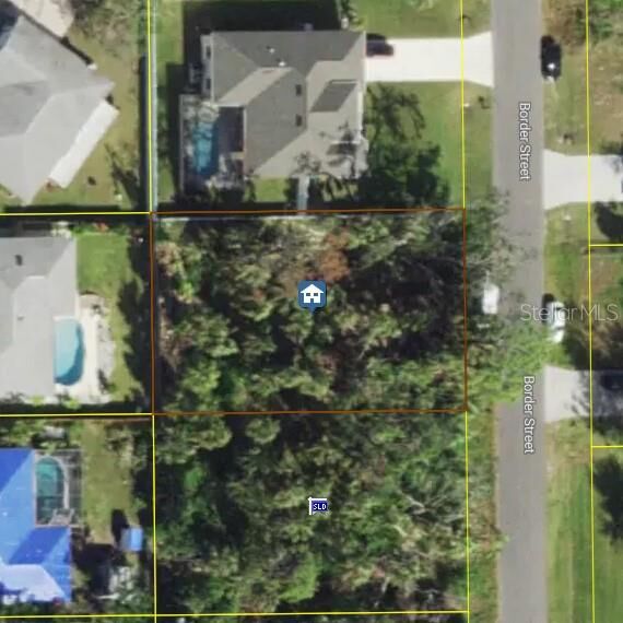 Property Photo: 453 Border Street FL 33953