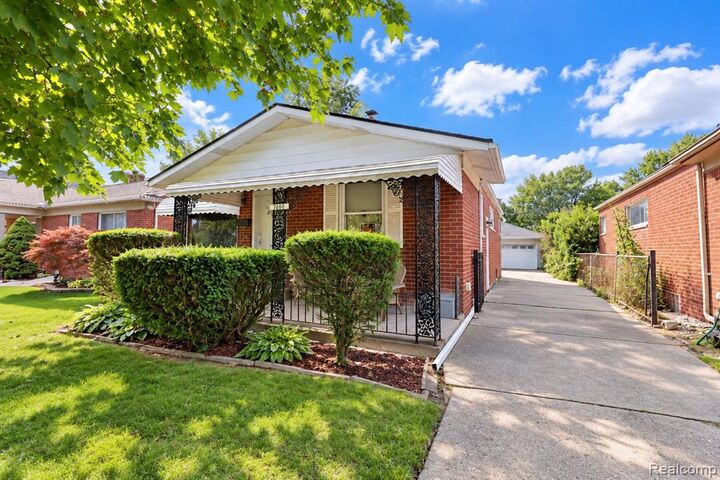 Property Photo: 7660 Shenandoah Avenue MI 48101 2481