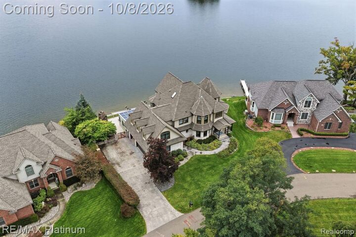 Property Photo:  997 Thompson Shore Drive  MI 48843 1366 