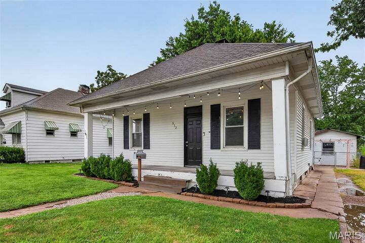 Property Photo:  512 S Main Street  IL 62239 