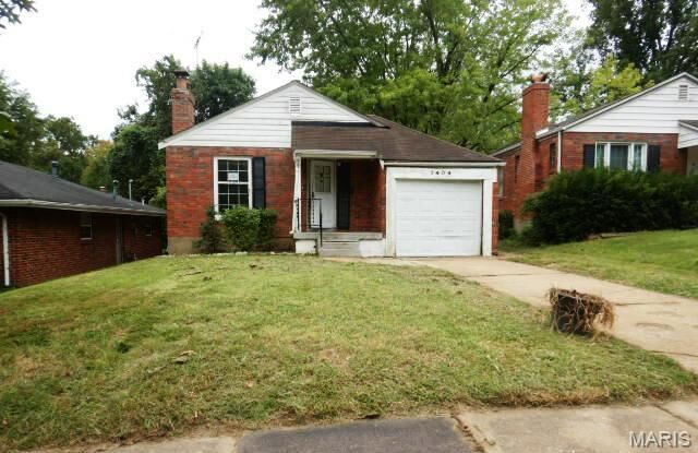 Property Photo: 7404 Hillsdale Drive MO 63121