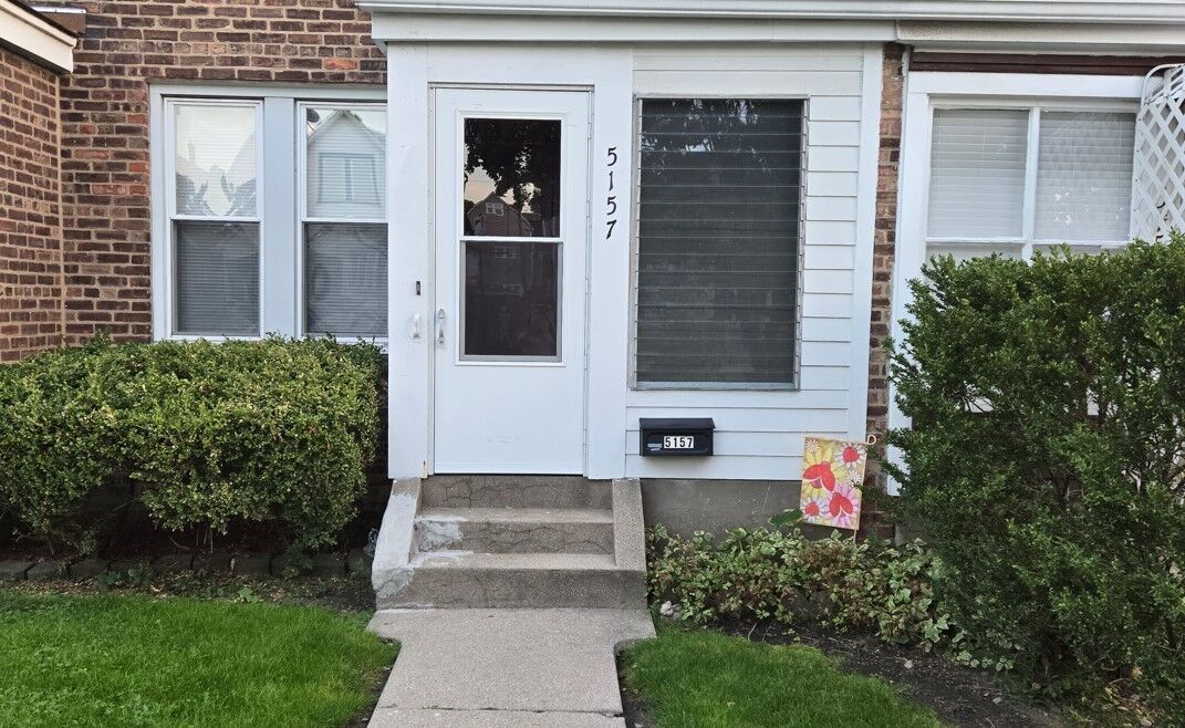Property Photo:  5157 W Ainslie Street  IL 60630 
