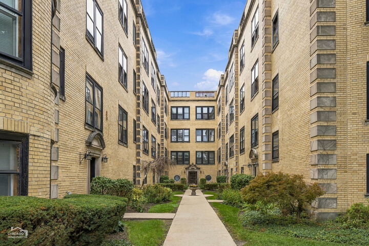 Property Photo:  2540 N Kedzie Boulevard 308  IL 60647 