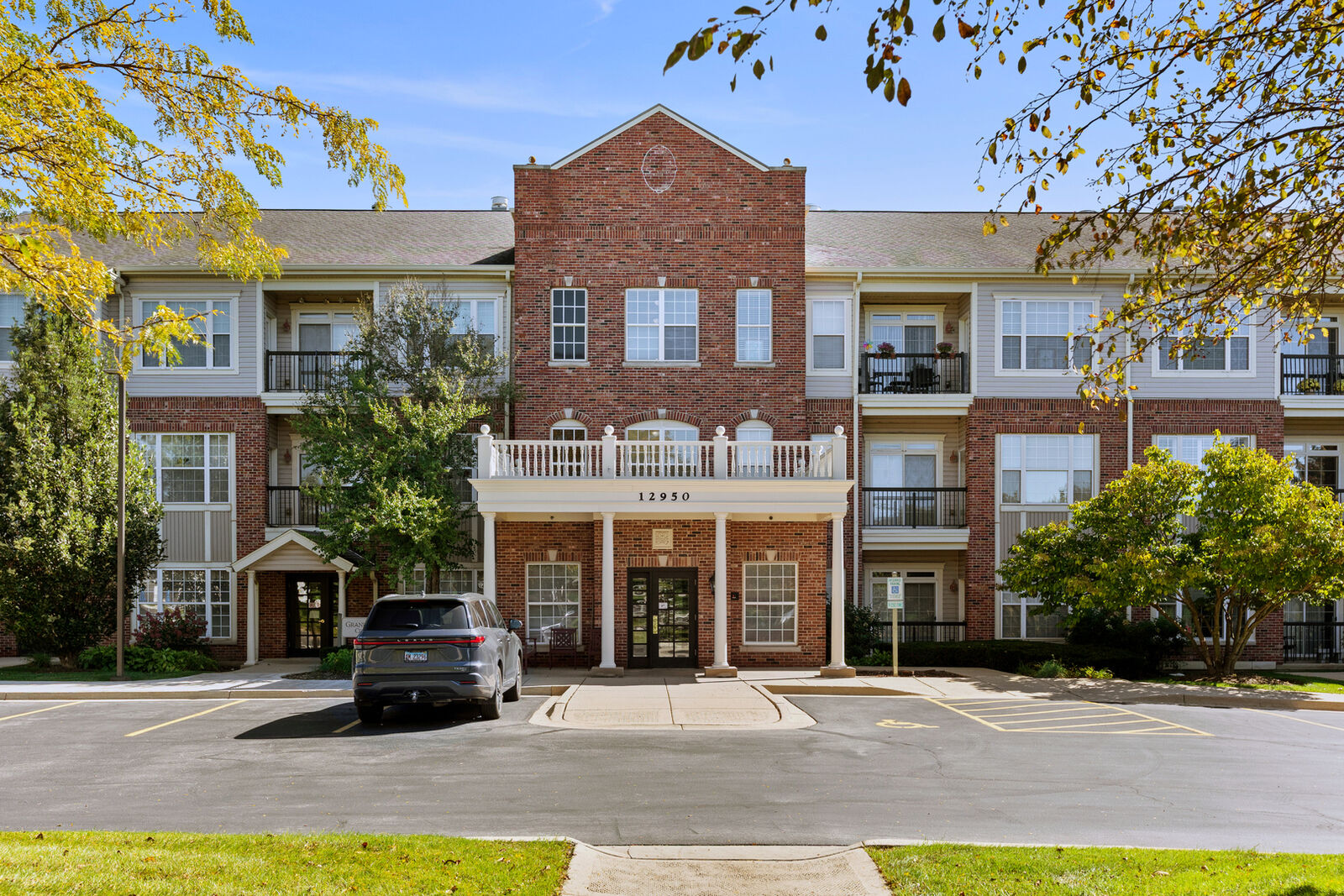 Property Photo:  12950 Meadow View Court 305  IL 60142 