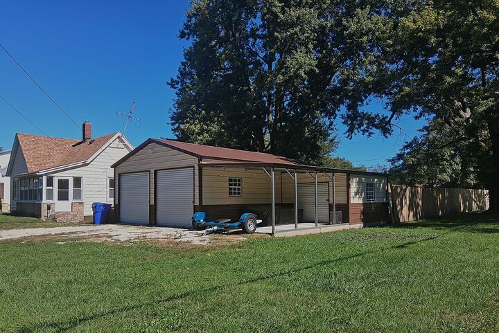 Property Photo:  306 Rice Street  IL 61443 