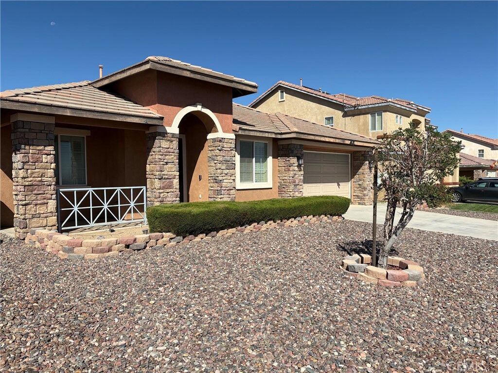 Property Photo:  14968 Onyx Road  CA 92394 