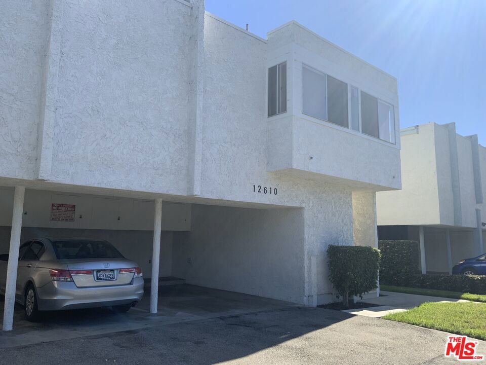 Property Photo:  12610 Caswell Avenue  CA 90066 