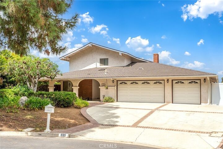 Property Photo:  525 Via Codo  CA 92835 