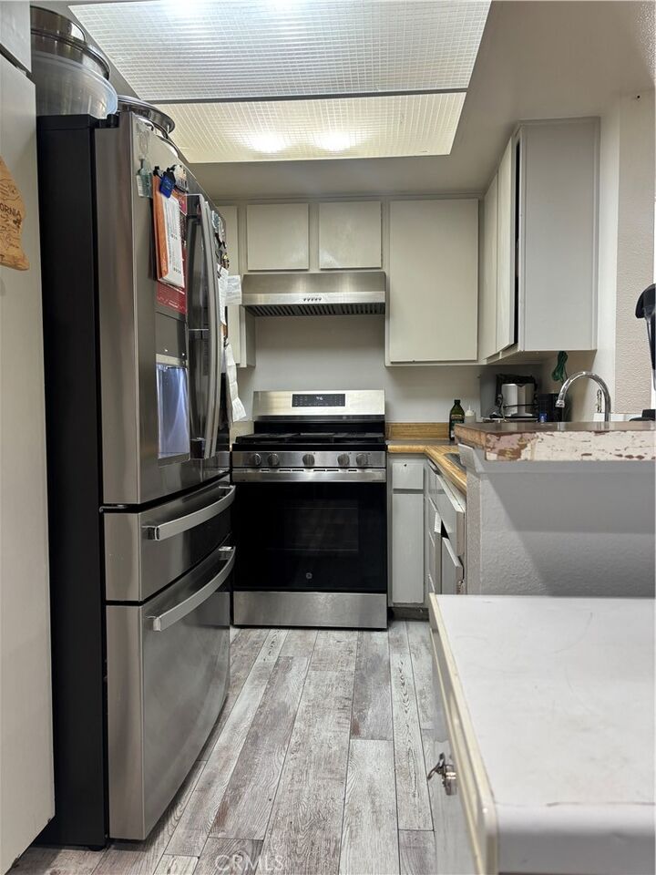 Property Photo:  700 W 3rd  CA 92701 
