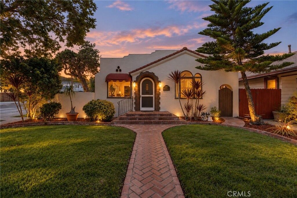Property Photo:  1334 Mira Mar  CA 90804 