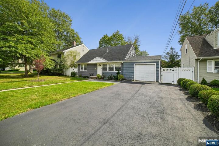Property Photo:  76 Day Avenue  NJ 07621 