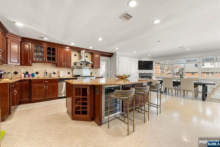 Property Photo:  1070 Cumbermeade Road  NJ 07024 