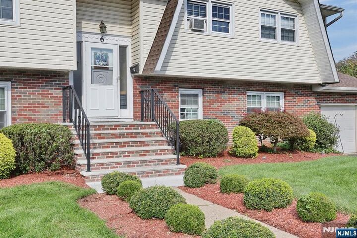 Property Photo: 6 Glen Court NJ 07675