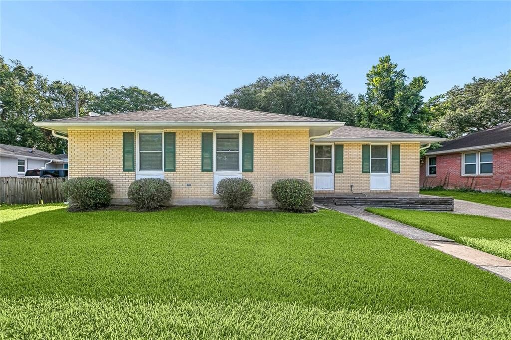 Property Photo:  5819 St Bernard Avenue  LA 70122 