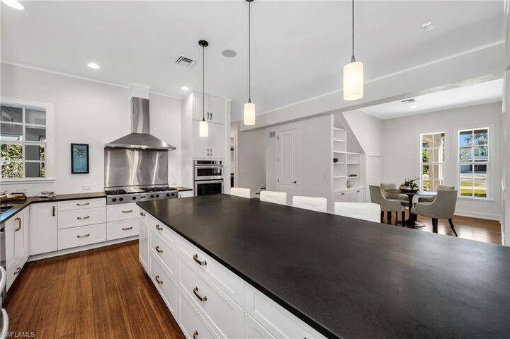 Property Photo: 65 Mahogany Dr FL 34108