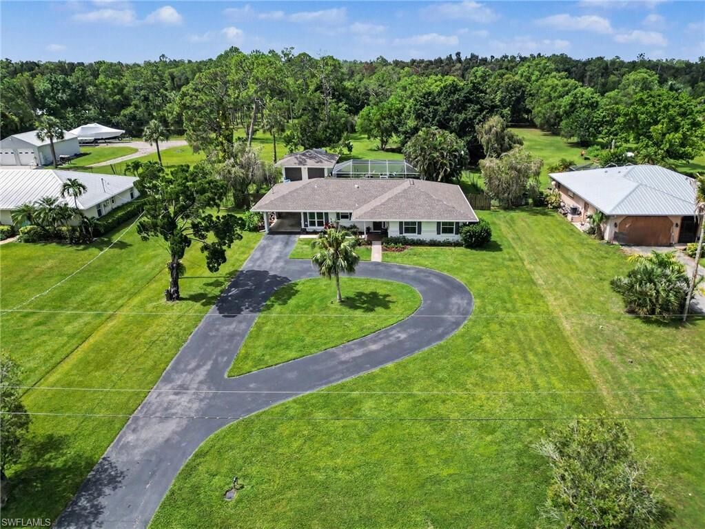 Property Photo:  5272 Myrtle Ln  FL 34113 