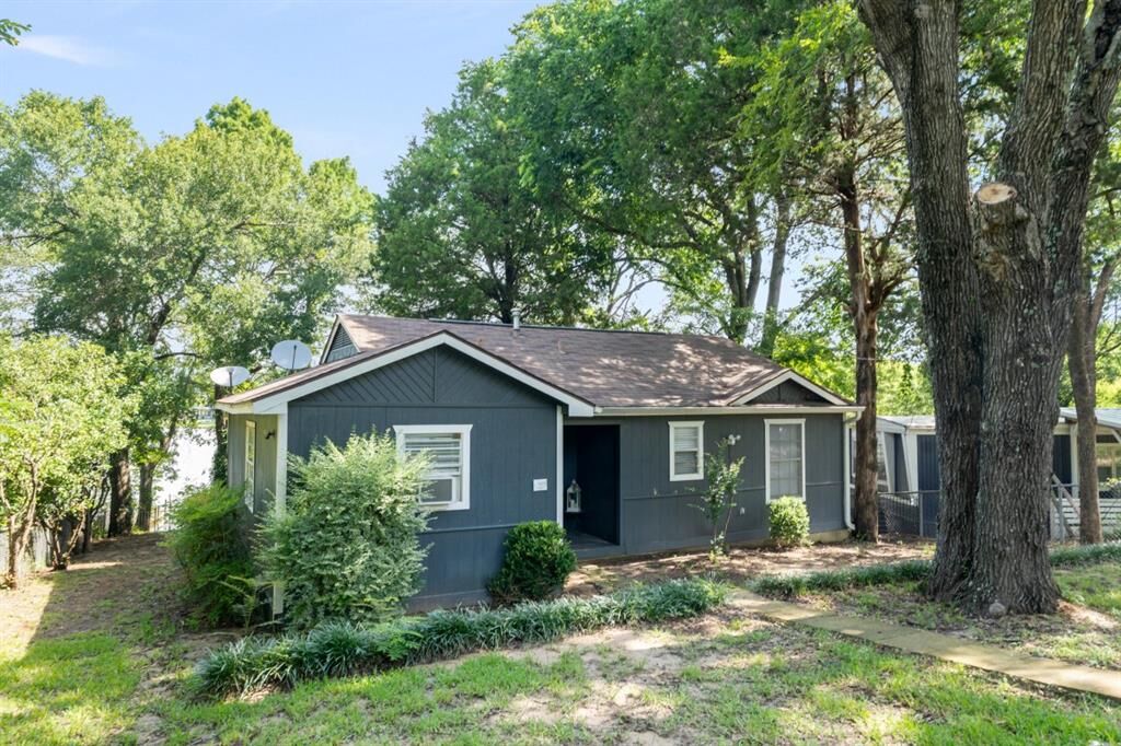 Property Photo:  140 Lynn Creek Drive  TX 75156 