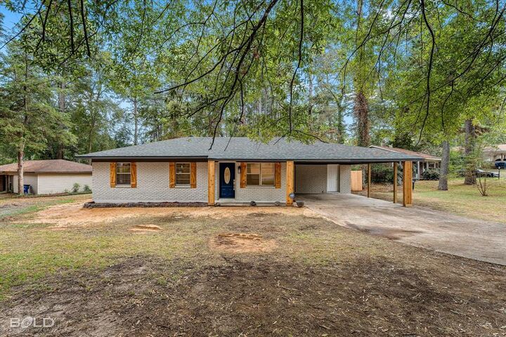 Property Photo:  841 Drewry Drive  LA 71118 