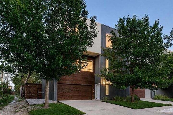 Property Photo: 4401 Roseland Avenue A TX 75204
